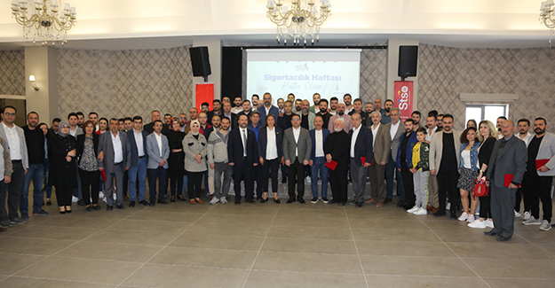 20 Yılını Dolduran Sigortacılarımıza Plaket Takdim Edildi