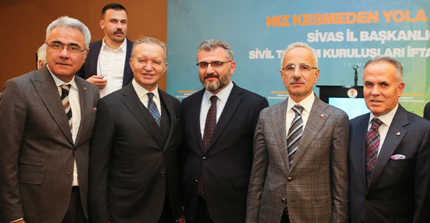 BAŞKAN ZEKİ ÖZDEMİR, ULAŞTIRMA BAKANI İLE UÇAK SEFERLERİNİ GÖRÜŞTÜ 