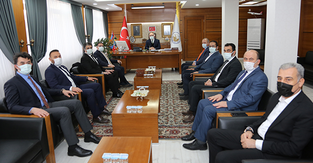 Başkanımız Eken, Belediye Başkanı Bilgin`i Ziyaret Etti