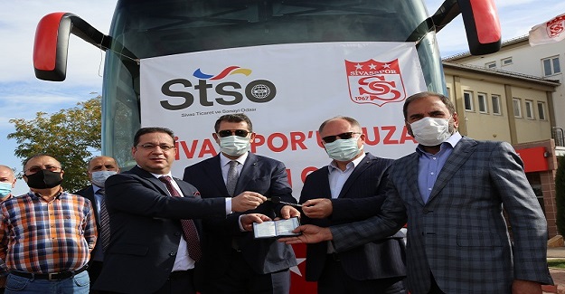 Odamız Öncülüğünde Alınan Otobüs Sivasspor`a Teslim Edildi