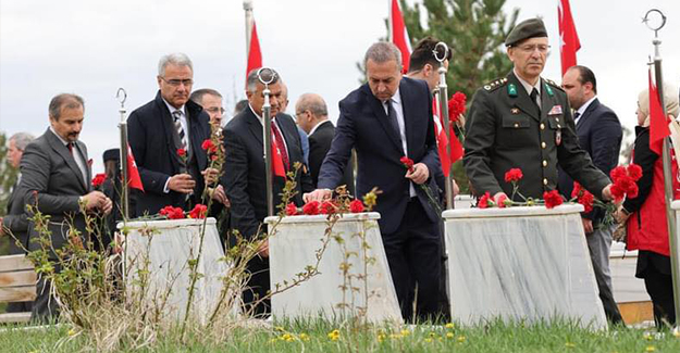 Yönetim Kurulu Başkanımız Zeki Özdemir, polis ve garnizon şehitliğini ziyaret etti.