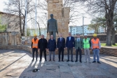 Kent Meydanı’ndaki Atatürk Anıtı’nda çevre düzenlemesi yapılacak.