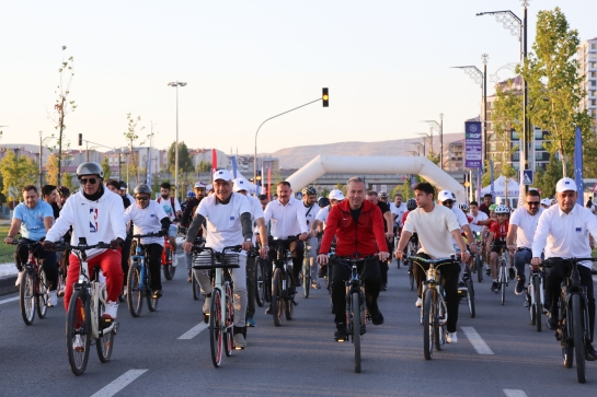 Sivas Bisiklet Turu Düzenlendi
