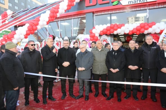 Yönetim Kurulu Başkanımız Zeki Özdemir, TBMM AK Parti Grup Başkanı Abdullah Güler ile birlikte Beşler Market’in 29. şubesinin açılış törenine katıldı.