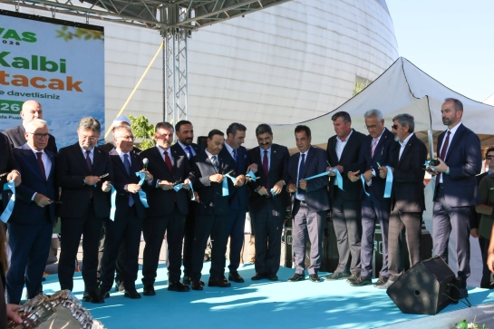 11. Agro Sivas Tarım, Gıda ve Hayvancılık Fuarı, Tarım ve Orman Bakanı İbrahim Yumaklı ve protokol üyelerinin katılımıyla açıldı.
