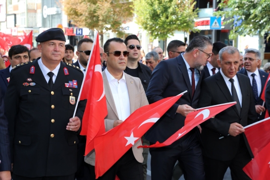 Kahramanlarla Kardeşlik Yolunda